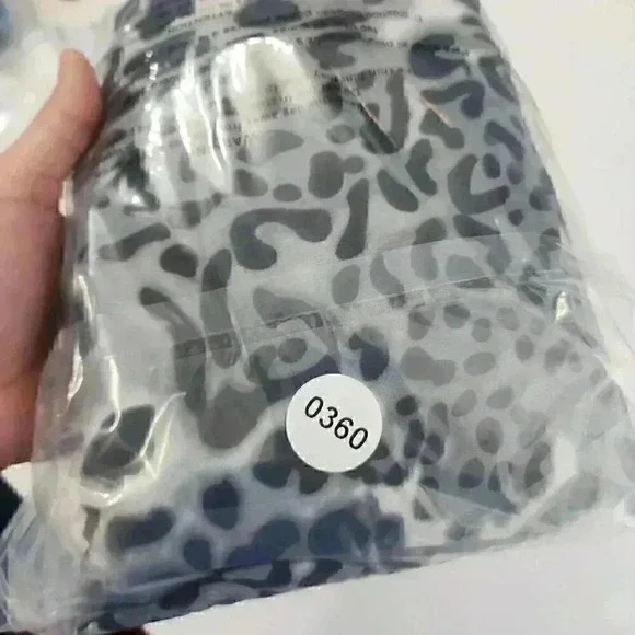 Tiana B. V Neck Leopard Kimono Shift Dress L - Picture 9 of 9